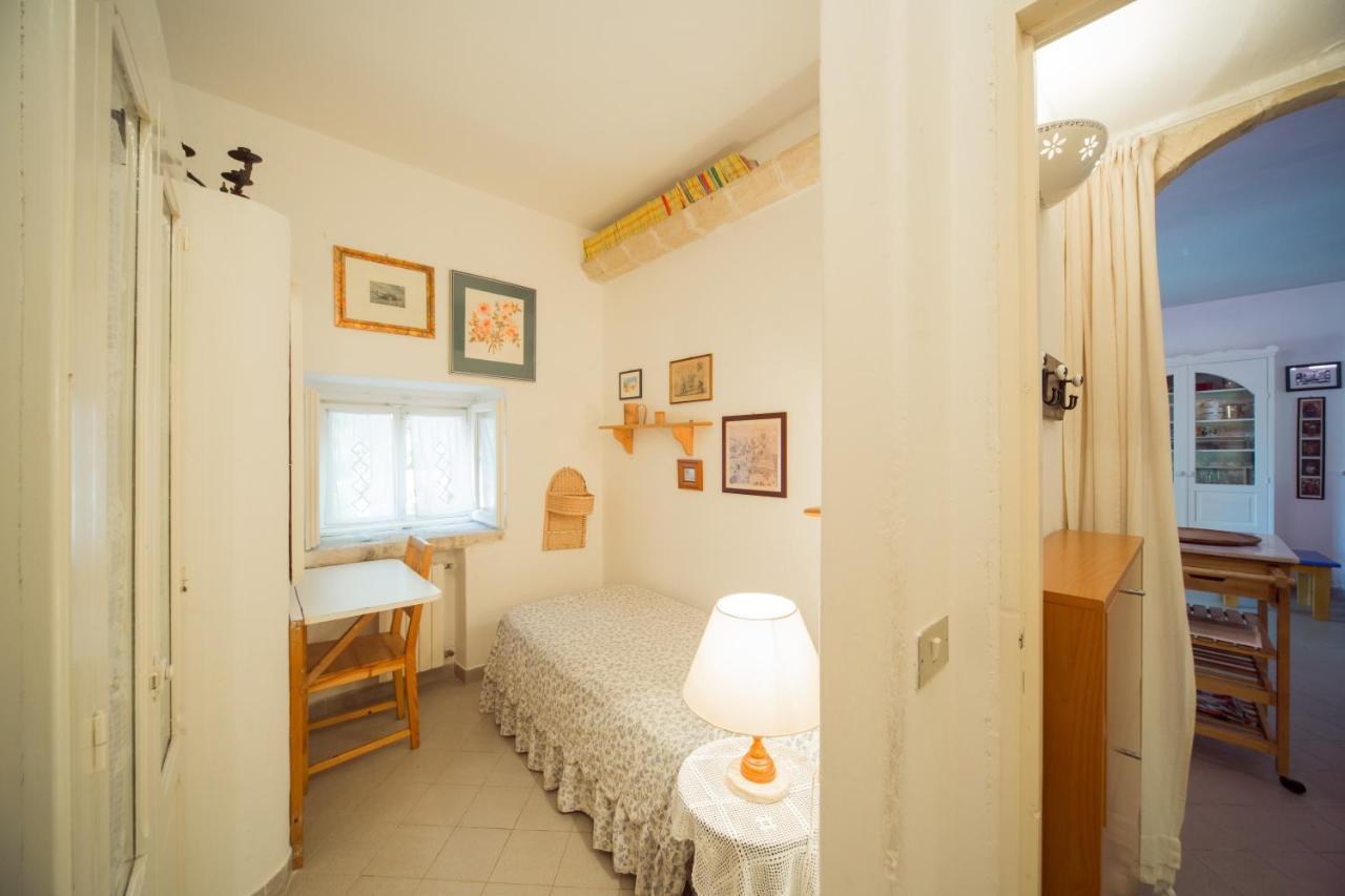 Trulli Girasoli E Viole Cocolicchio Extérieur photo